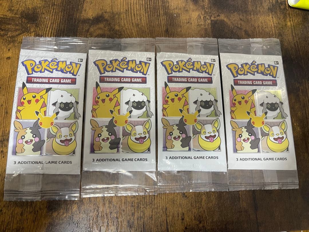 【海外限定】　ジェネラルミルズ　ピカチュウ25周年記念プロモパック4パック