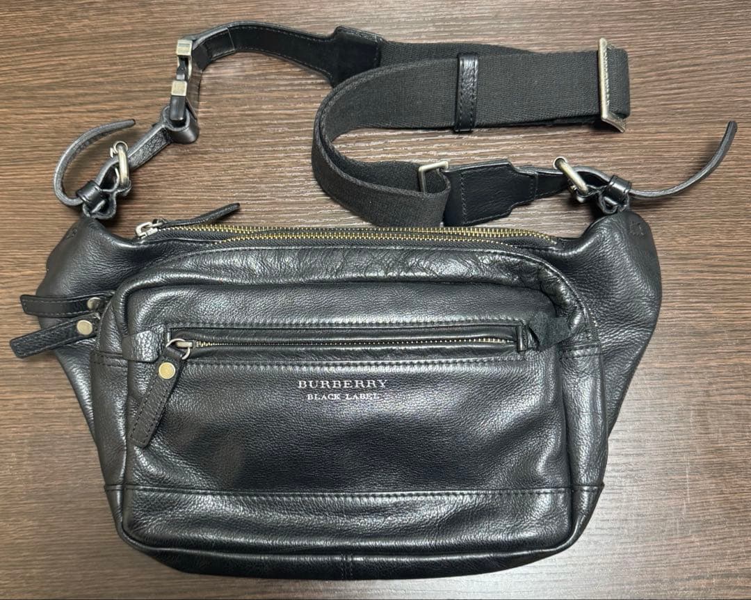 バーバリーブラックレーベル　ボディバッグ　レザー　ブラック　斜めがけ