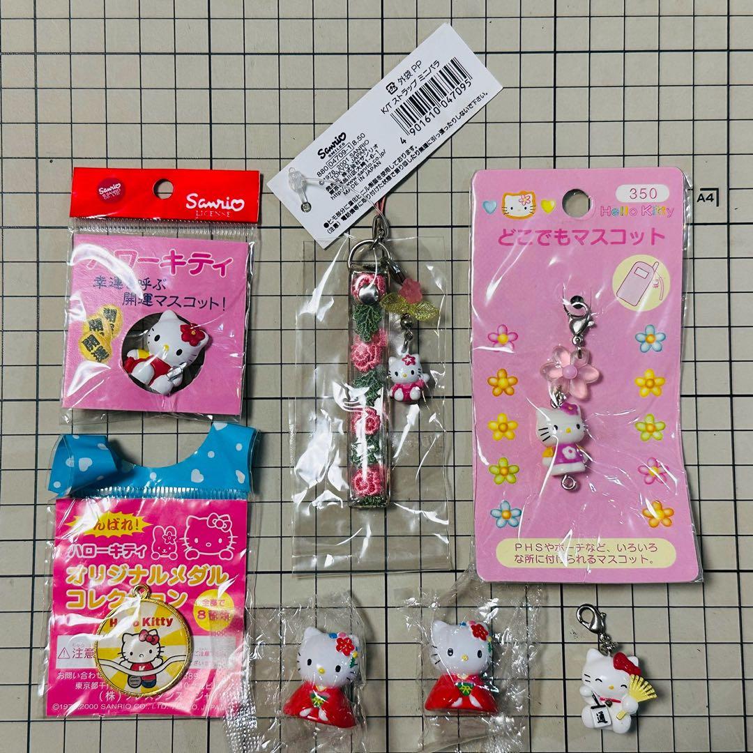 平成レトロ ハローキティ ストラップ＆チャームセット - メルカリ