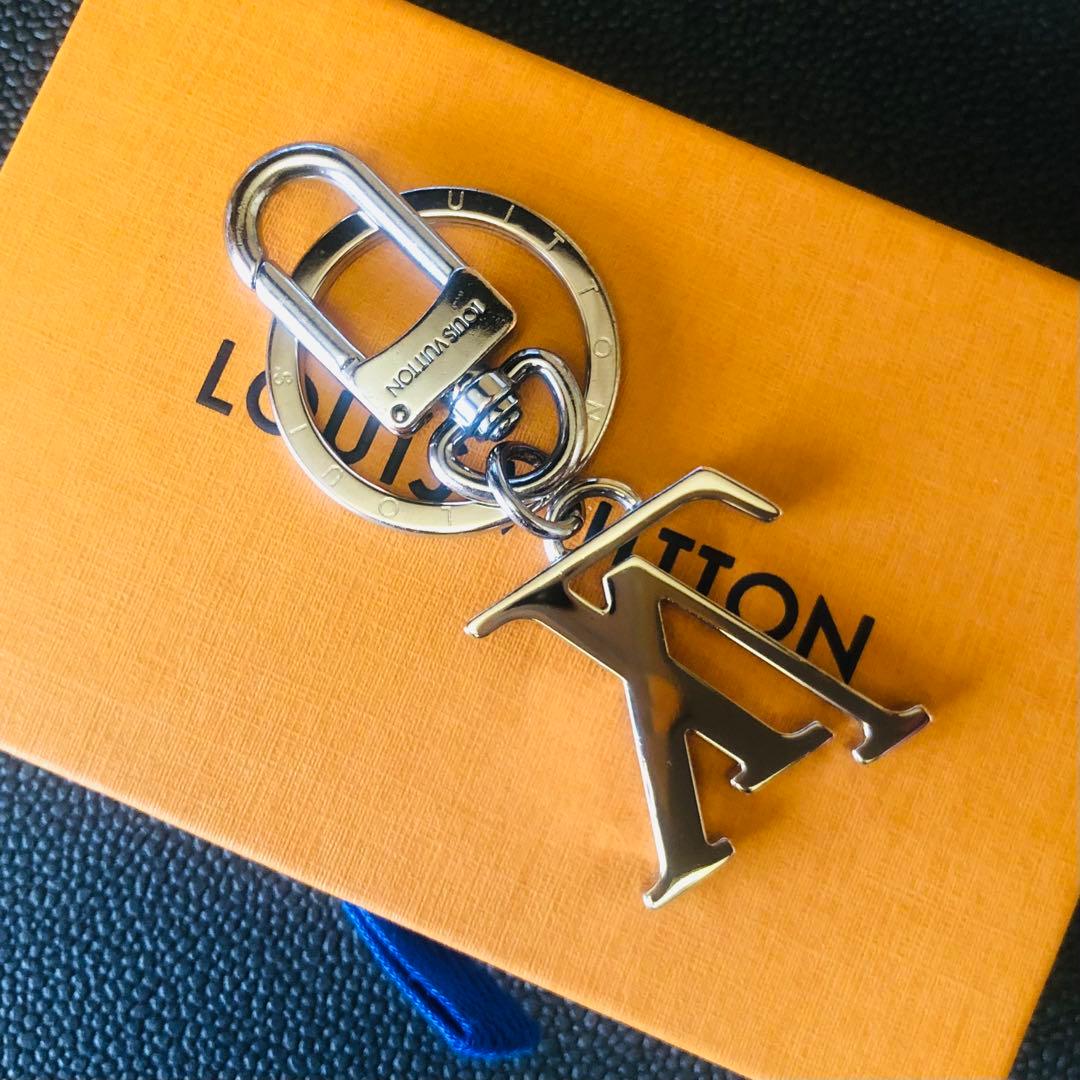 LOUIS VUITTON ポルトクレ LVアップサイドダウン キーホルダー美品 美品 LOUIS VUITTON ルイヴィトン M00746 ポルトクレ・LVダルマタ