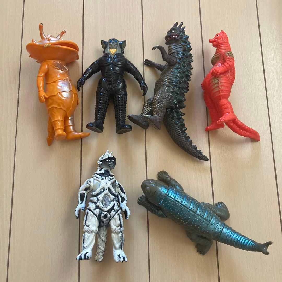 日本製 ウルトラマンソフビ 怪獣6体 - メルカリ