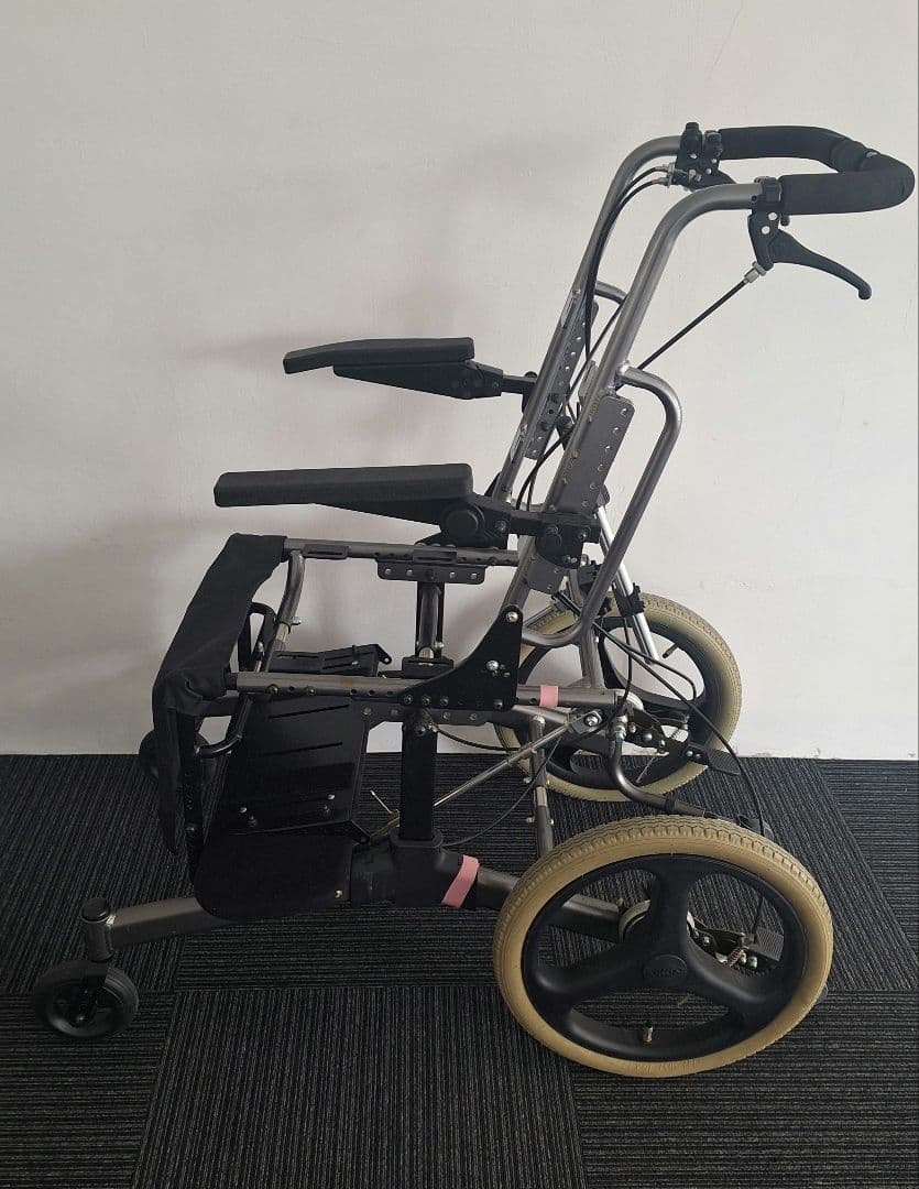 障害児バギー クッション無し