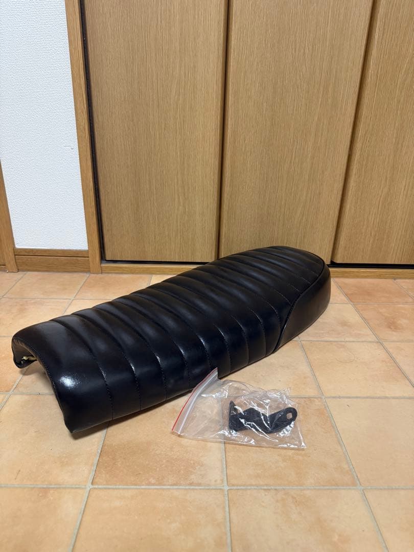 SR400 バイク　シート