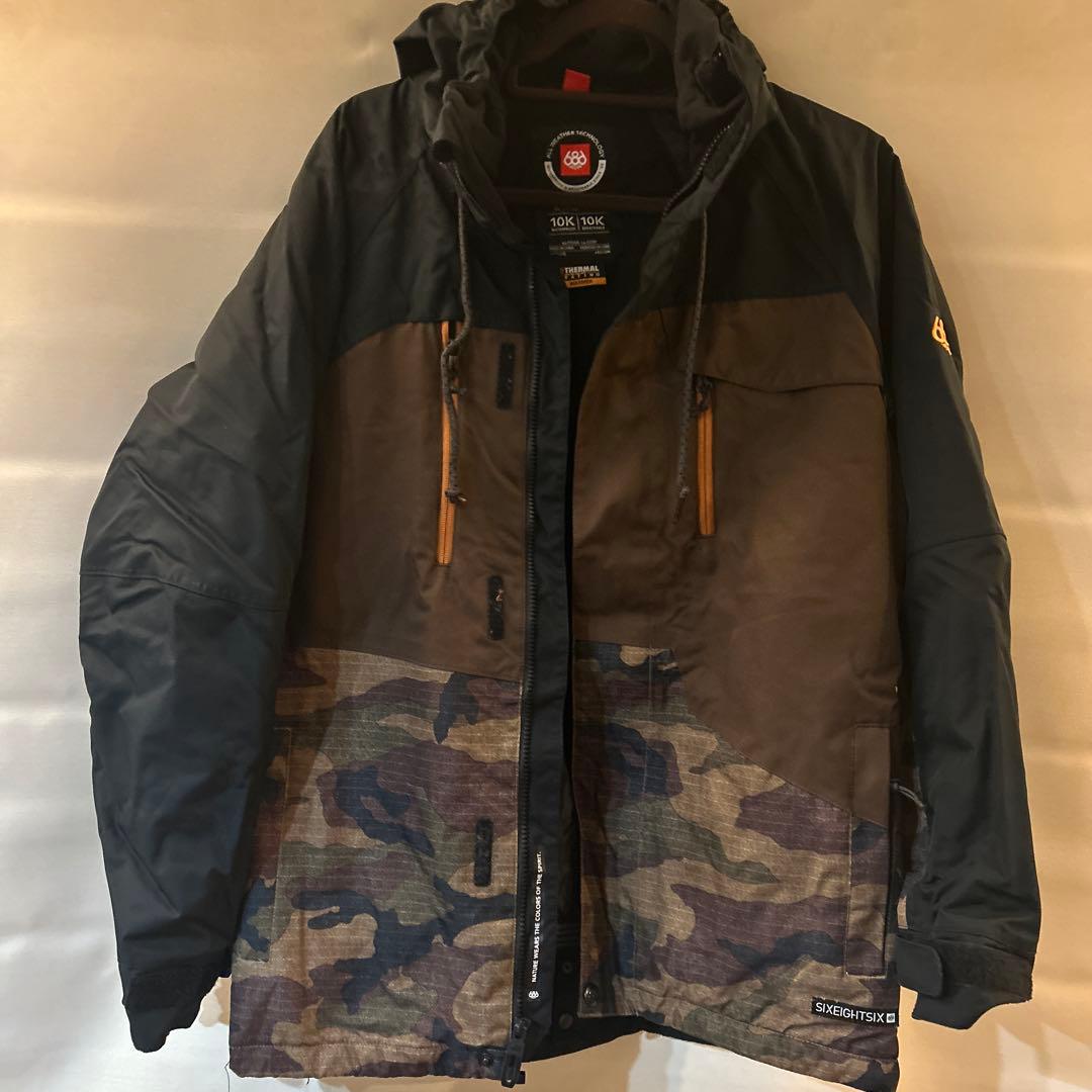 686スノーボードウェア　カモフラージュ フード付きジャケット