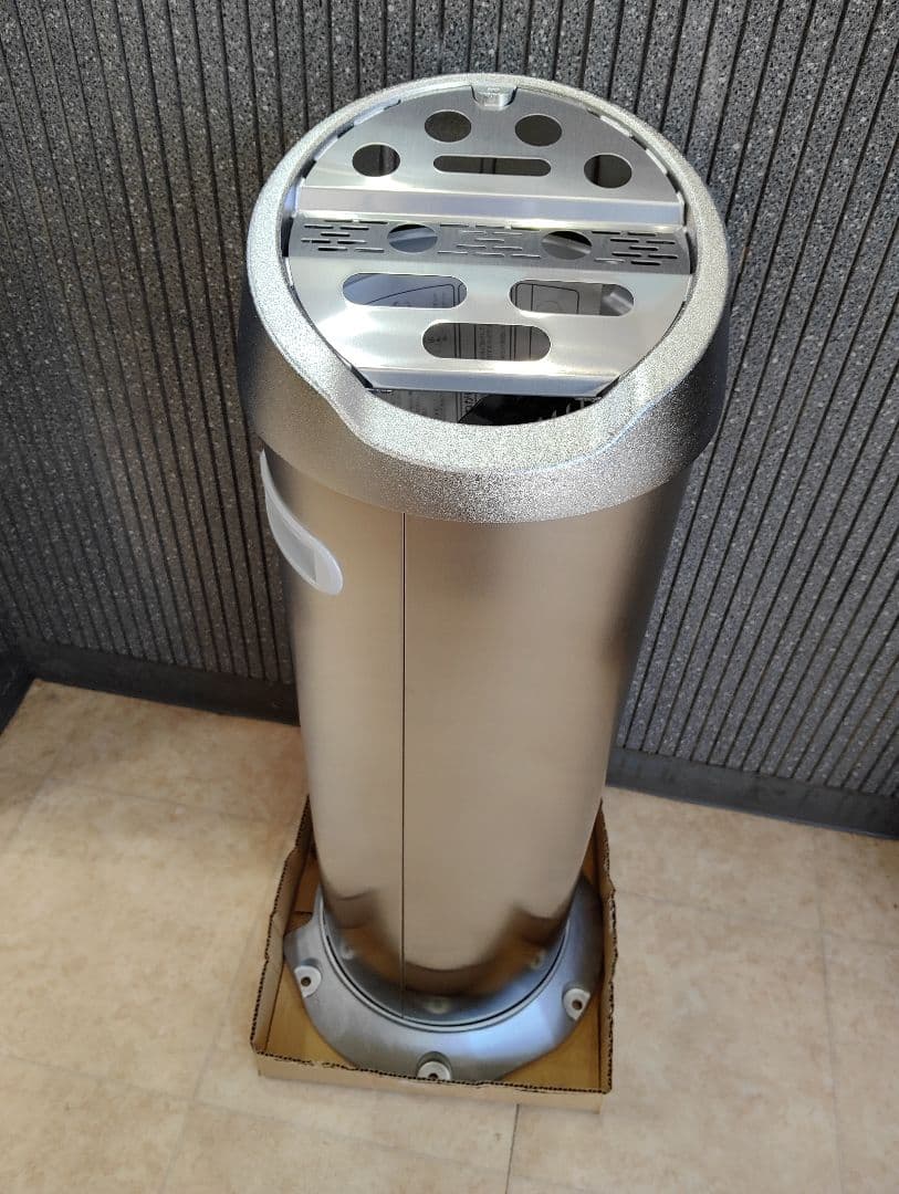 新品未使用…JT灰皿スタンド型ステンレス製 円形灰皿 取り外し可能内容器付き
