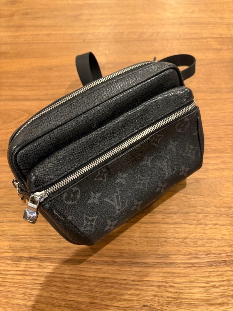 P*n様 ルイ・ヴィトン ボディバッグ ブラック