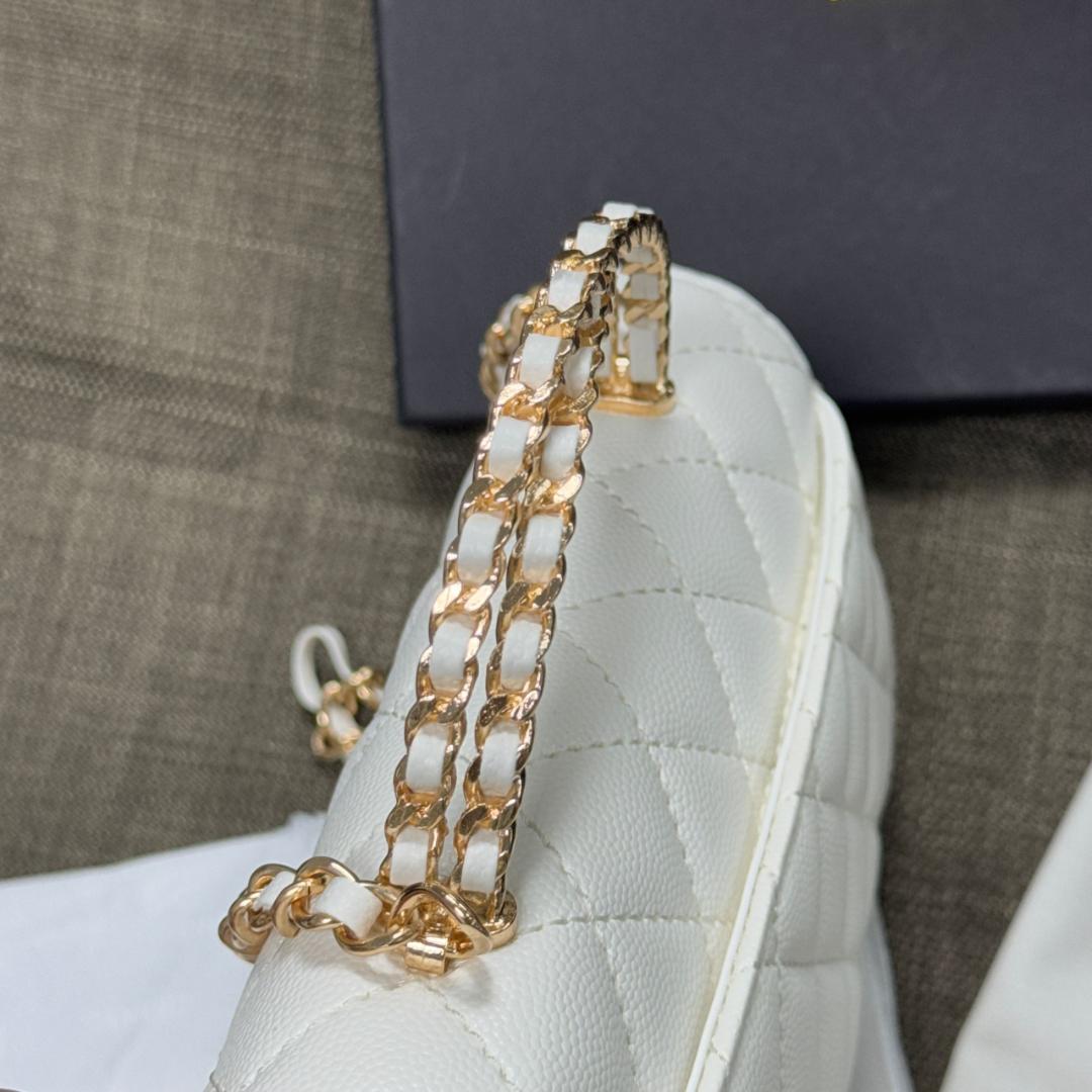 VIP顧客✨限定✨ホワイトキルティングクラッチバッグgl - メルカリ