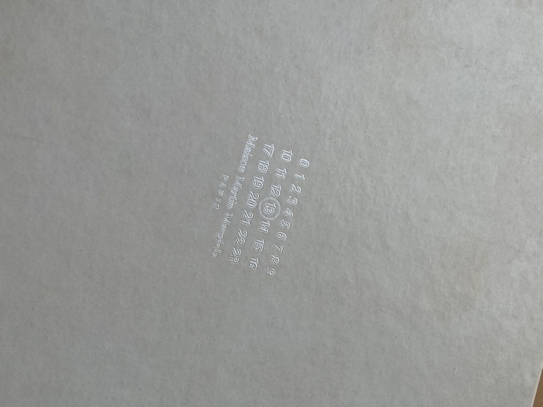 MAISON MARTIN MARGIELA 箱付き 動作確認済み 置時計 - メルカリ