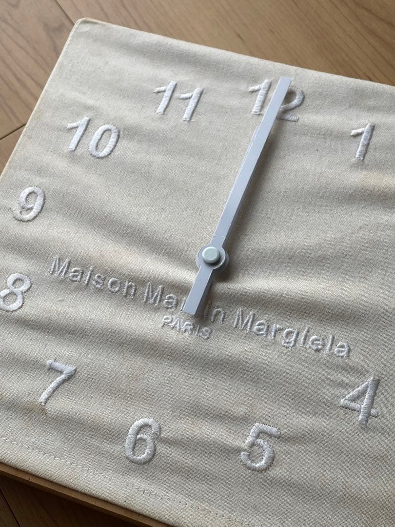 MAISON MARTIN MARGIELA 箱付き 動作確認済み 置時計 - メルカリ