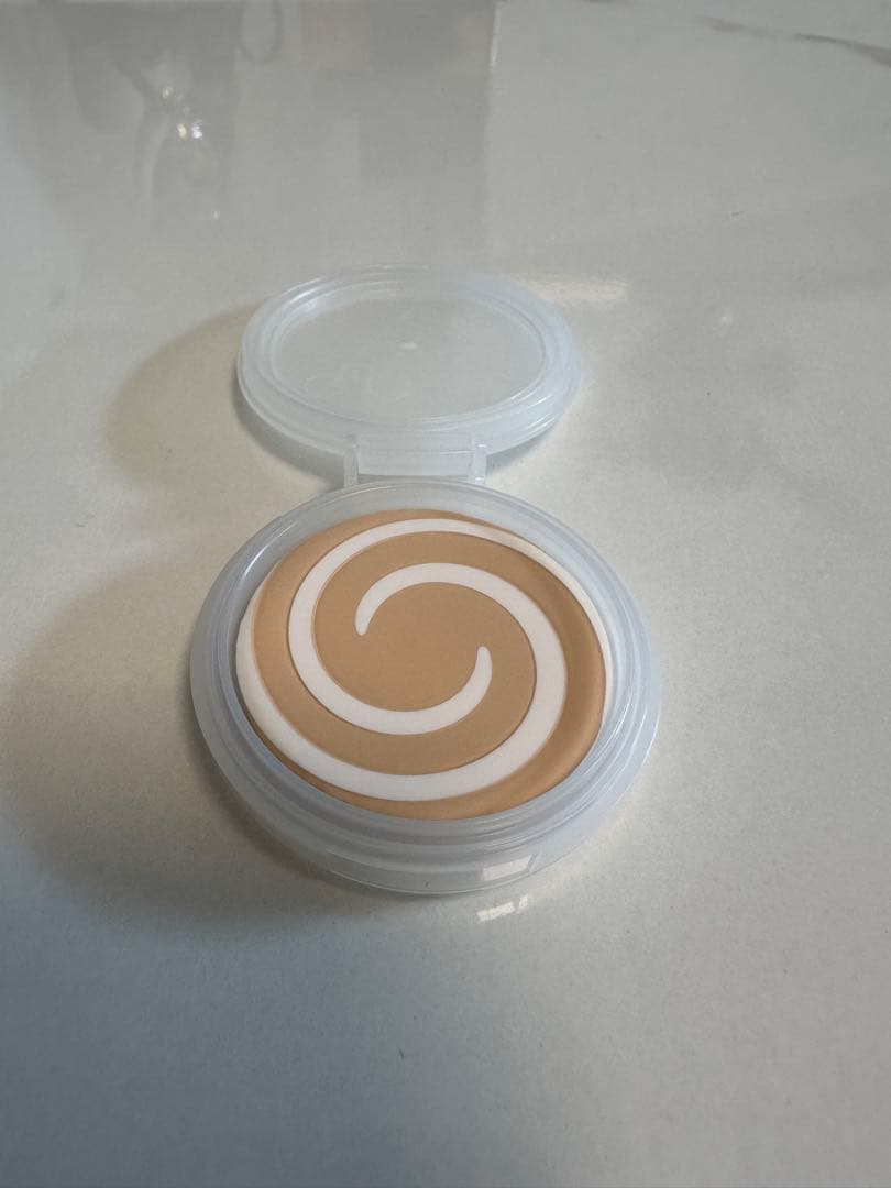 クリームファンデーション ベージュ