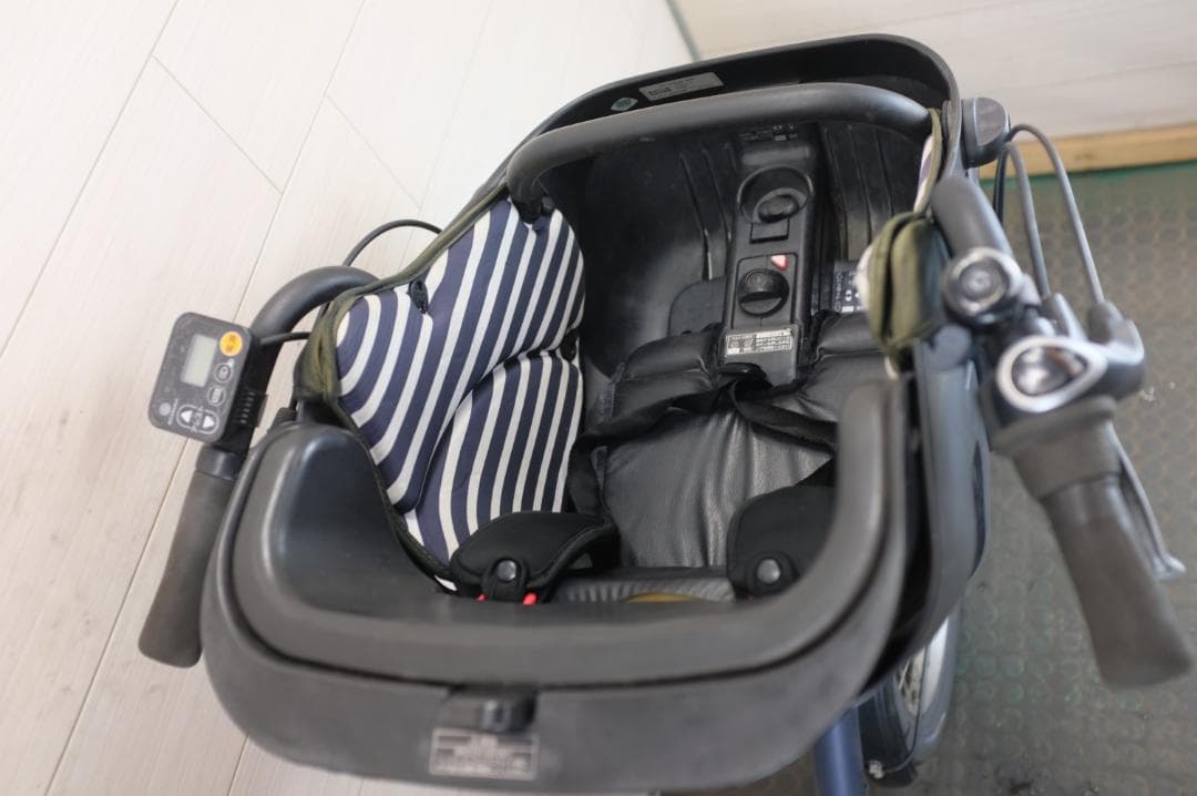 二*輪様 高年式パナソニック ギュット　　20インチ　3段　8.0Ah（4点灯）