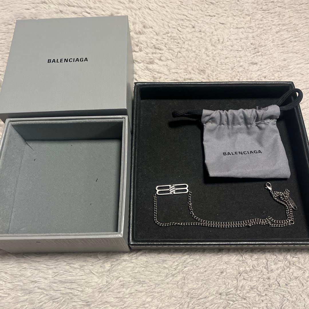 バレンシアガ bb icon ネックレス