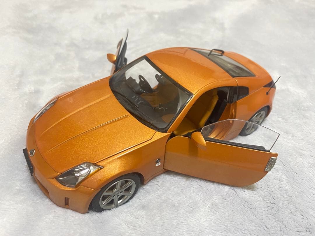 AUTOart NISSAN 350Z フェアレディ 1/18