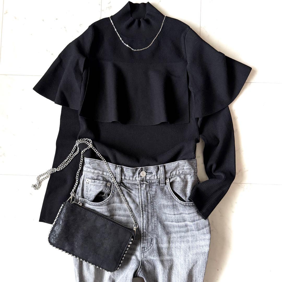 美品 アンスリード UN3D. ケープライクニットトップ 黒 ラッフルフリル