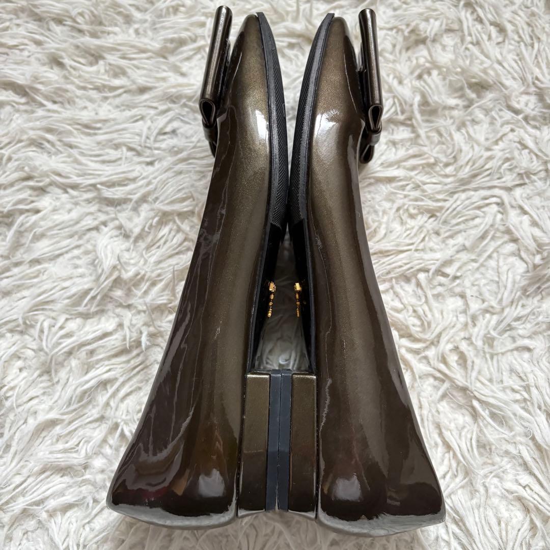 美品　PRADA リボンパンプス　パテントレザー　ダークカーキ　22.5cm