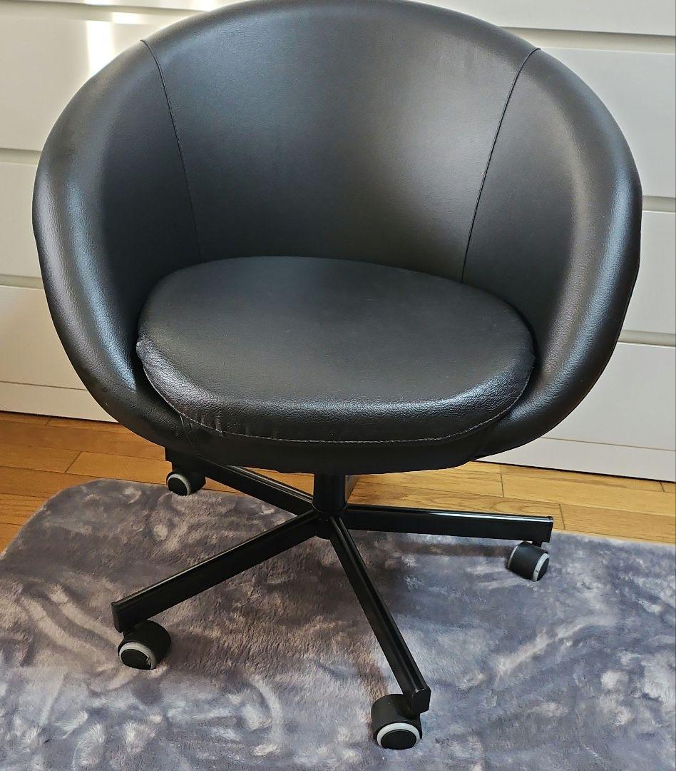 IKEA　SKRUVSTA 黒椅子