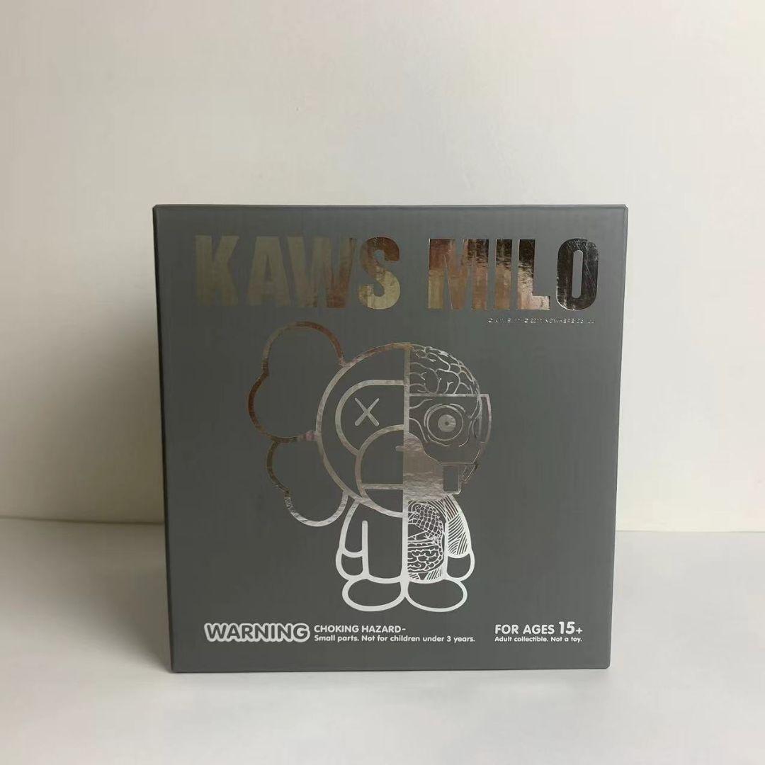 BAPE×kaws milo カウズ マイロ エイプ ベイプ
