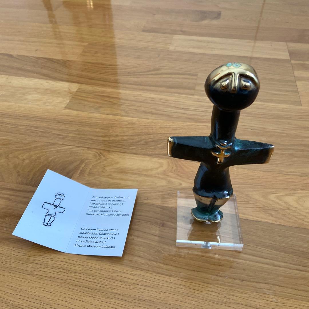 クルシフォーマーフィギュア（cruciform figurine）