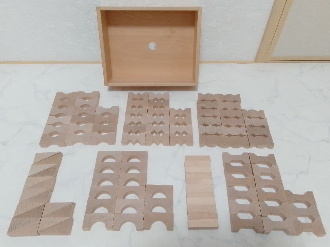 ☆美品☆ デュシマ バリエーション積み木 105個 収納箱付 カーブ積み木