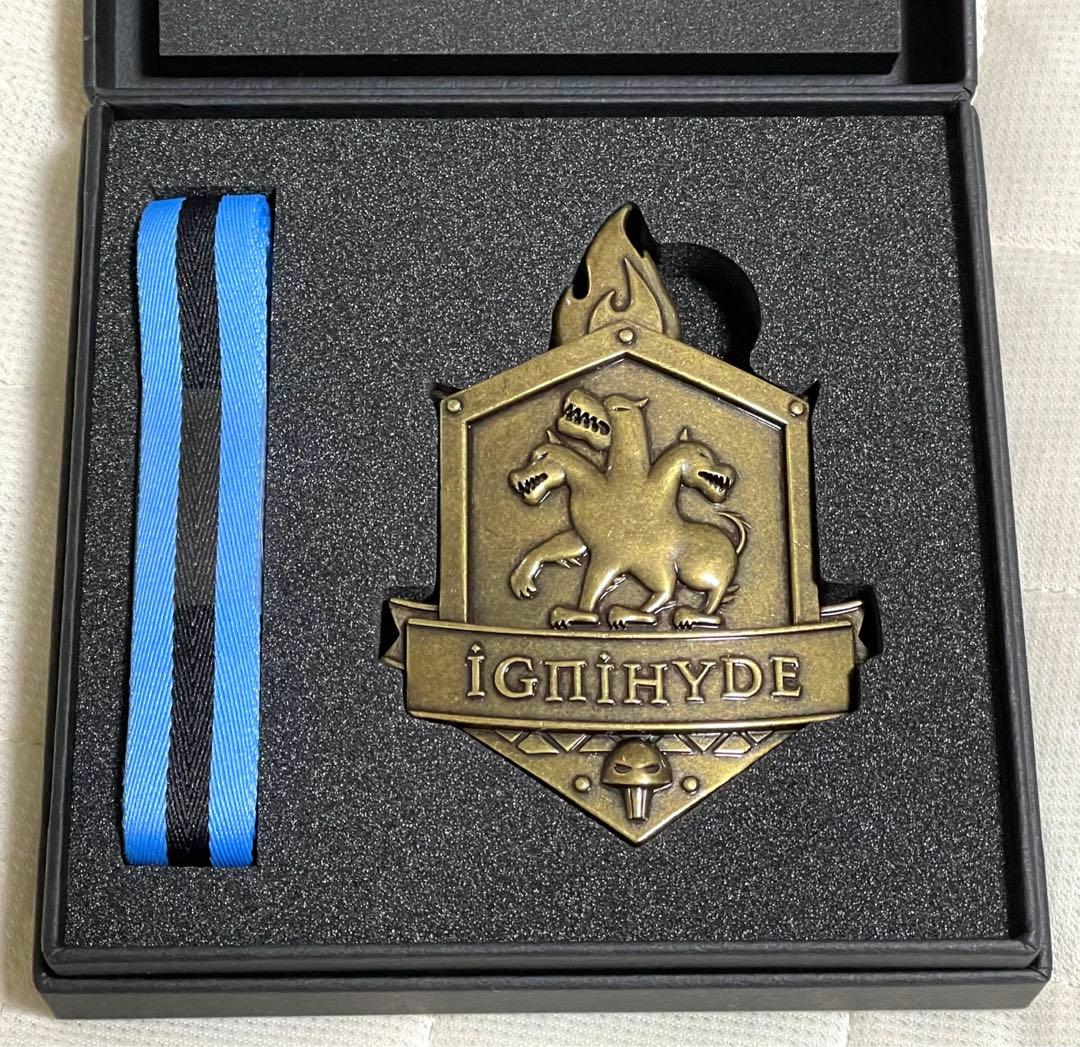 ツイステッドワンダーランド イグニハイド レプリカ腕章 - メルカリ