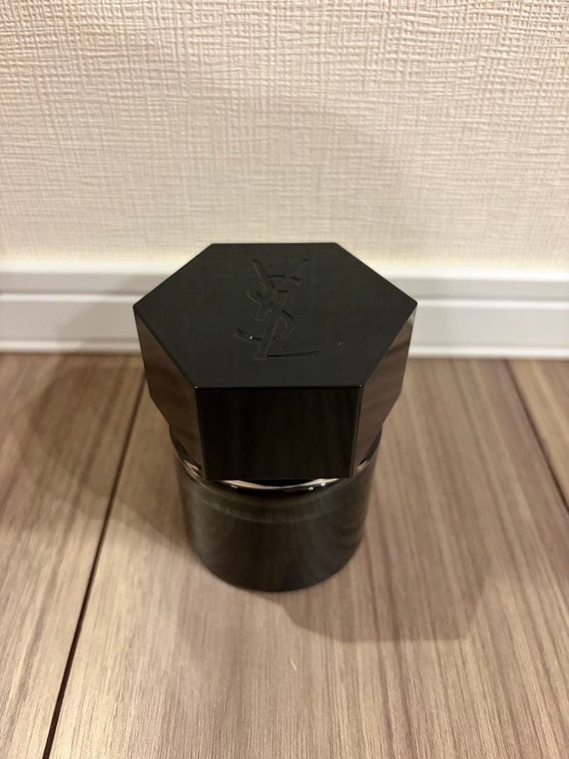 ラ ニュイ ド ロム イヴ・サンローラン 笑わない男の香り 香水レビュー ラニュイドロム イヴサンローラン