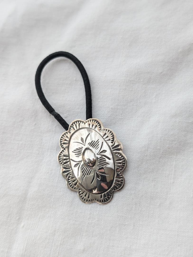 【Navajo】コンチョヘアゴム スタンプワーク インディアンジュエリー