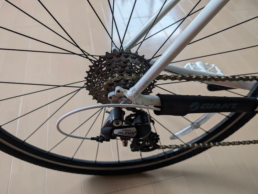 GIANT クロスバイク ホワイト 直接取引 - メルカリ