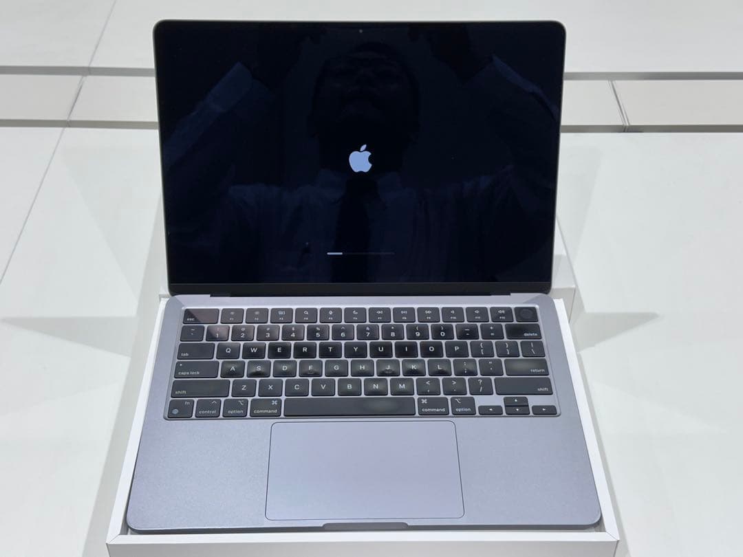 B*k様 MacBook Air M2 2022 24GB 1TB 箱付 Amazon.co.jp: 【整備済み品】 Apple MacBook Air M2 2022 (13インチ