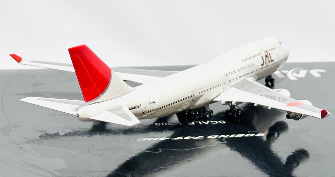 hogan 1/300 B747-400 JALアーク塗装 ダイキャストモデル - メルカリ