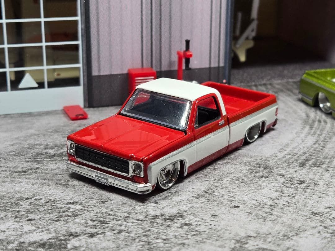 ☆M2マシーンズ☆1/64ミニカー☆シボレー☆シルバラード☆ホット