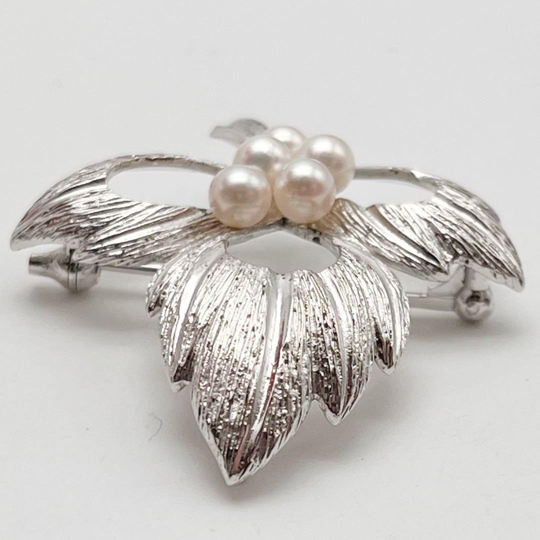 ミキモト ブローチ 本真珠 ホワイトパール リーフ シルバー 5珠 - メルカリ