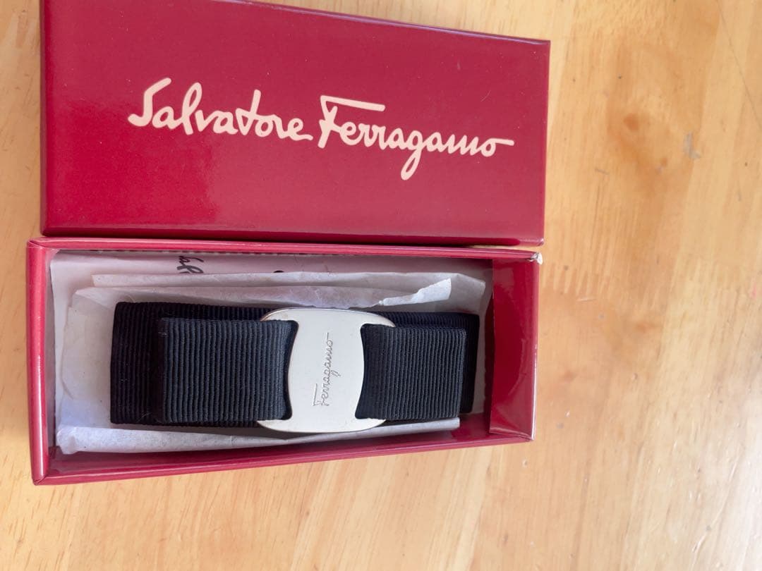 フェラガモ ヴァラ リボン バレッタ ヘアクリップ ヘアアクセサリー ブラック