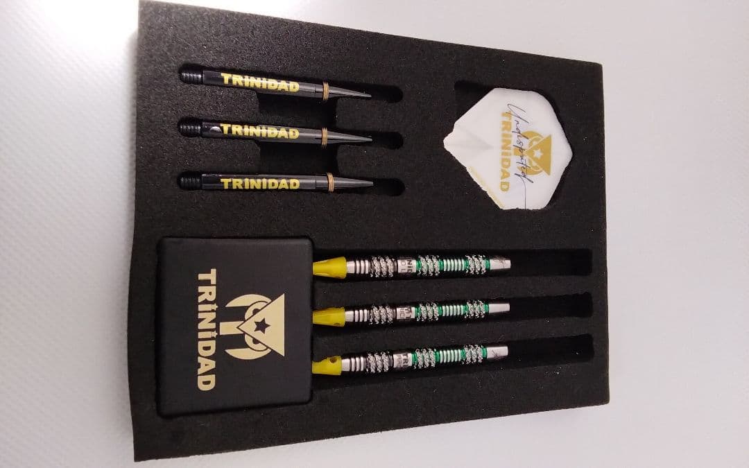 TRiNiDADリカルド×レイジー!コラボ!極美品!ダーツセット22g - メルカリ