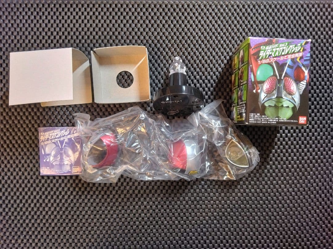 ①マスコレ【未開封】仮面ライダー555ブラスター　発光台座　シークレット