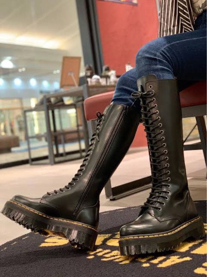 Dr.martens Britain 20ホール UK4 厚底 - メルカリ