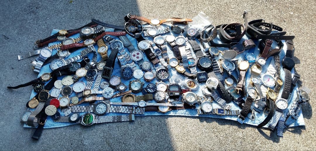 T*7様 腕時計　部品取り等　約90個　裏蓋なし　ガラスなし　中古　パーツ