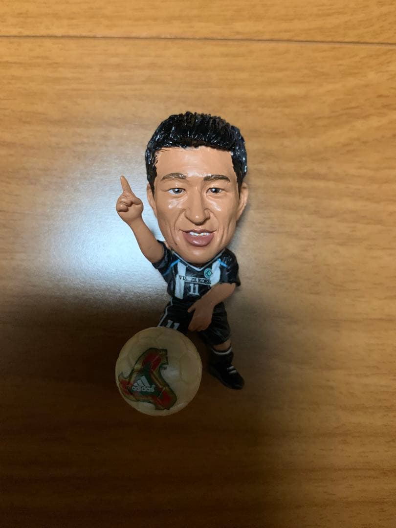 三浦知良選手 ミニフィギュア ボール付き ヴィッセル神戸 - メルカリ