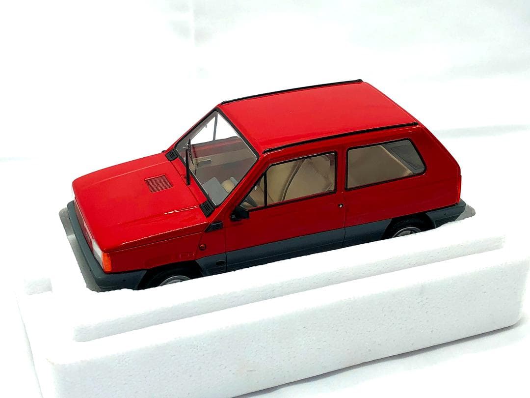 KK-Scale 1/18 フィアット パンダ 30 1980 (レッド)