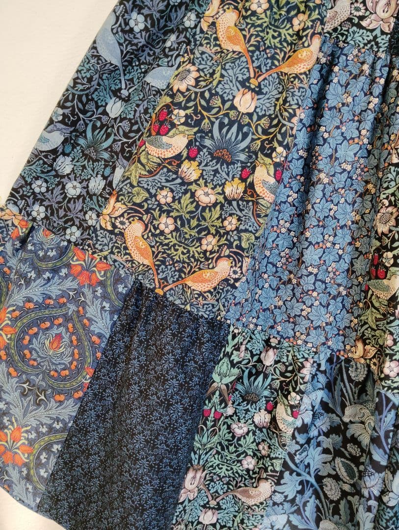 handmadeウィリアムモリスパッチワークティアードスカートfree紺
