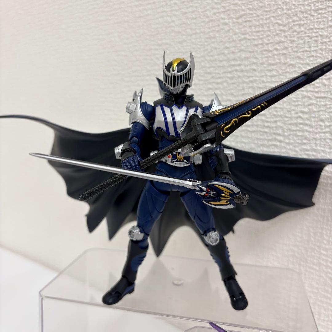 S.H.Figuarts 仮面ライダー王蛇&ナイト 2種セット