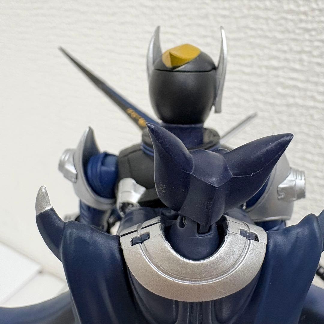 S.H.Figuarts 仮面ライダー王蛇&ナイト 2種セット