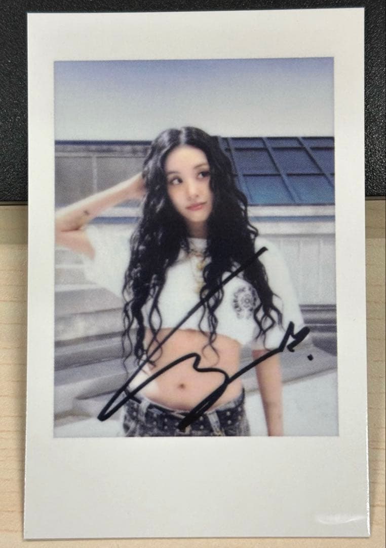 TWICE チェヨン THISISFOR yizhiyu チェキ トレカ A TWICE チェヨントレカ This is for - メルカリ