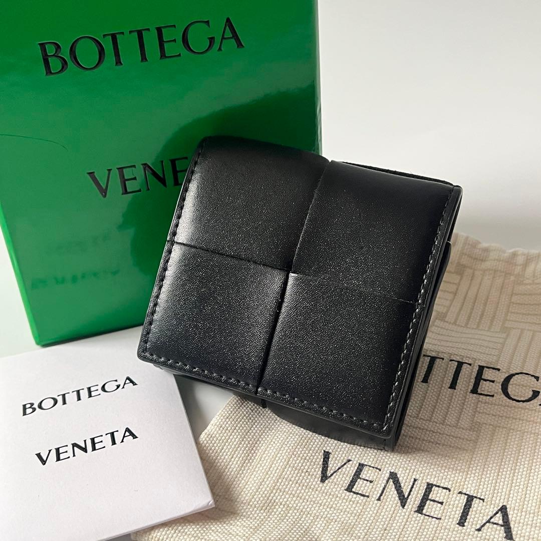 ボッテガヴェネタ　マキシイントレ　ケース　レザー　黒　ブラック　小銭入れ