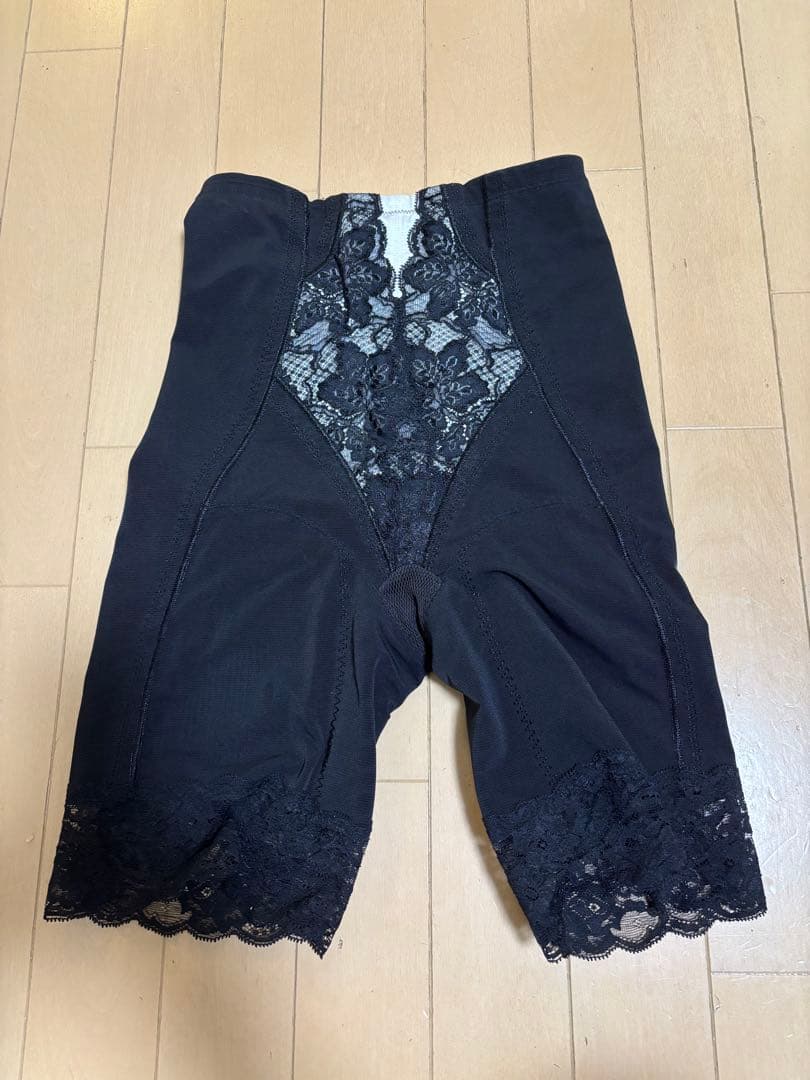 【お値下げ】グラントイーワンズ　ハイウェストガードル　76