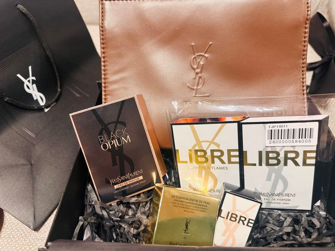 YSL 香水＆ポーチ⭐︎新品未使用