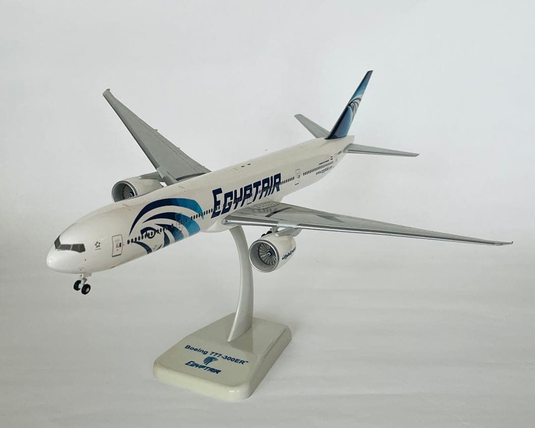 航空機・ヘリコプター EGYPTAIR Boeing 777-300ER 1/200
