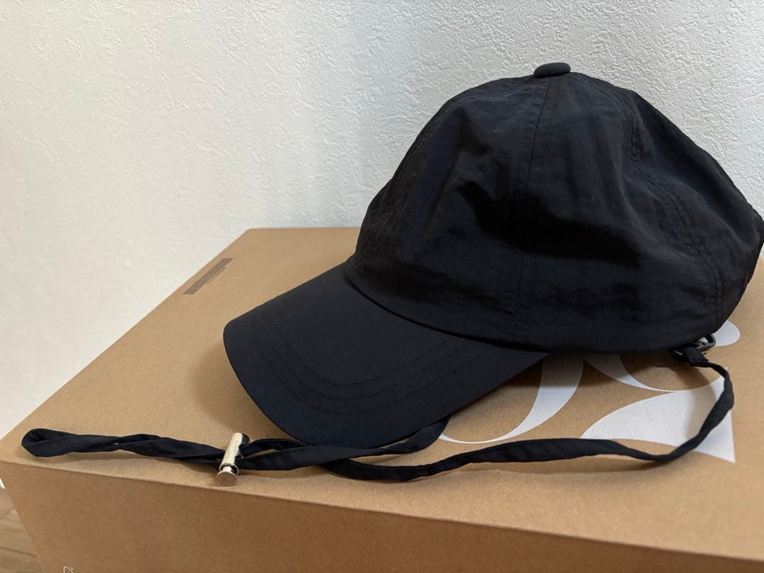 ネイルサロン　DISCO CAP BLACK ブラック　ディスコ　キャップ