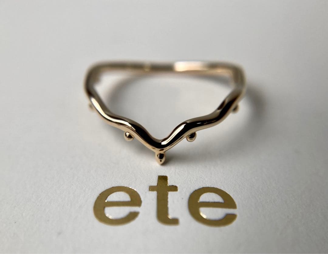 エテ　クラウン　ウェーブ　重ね付け　イエローゴールド　ピンキーリング　k10
