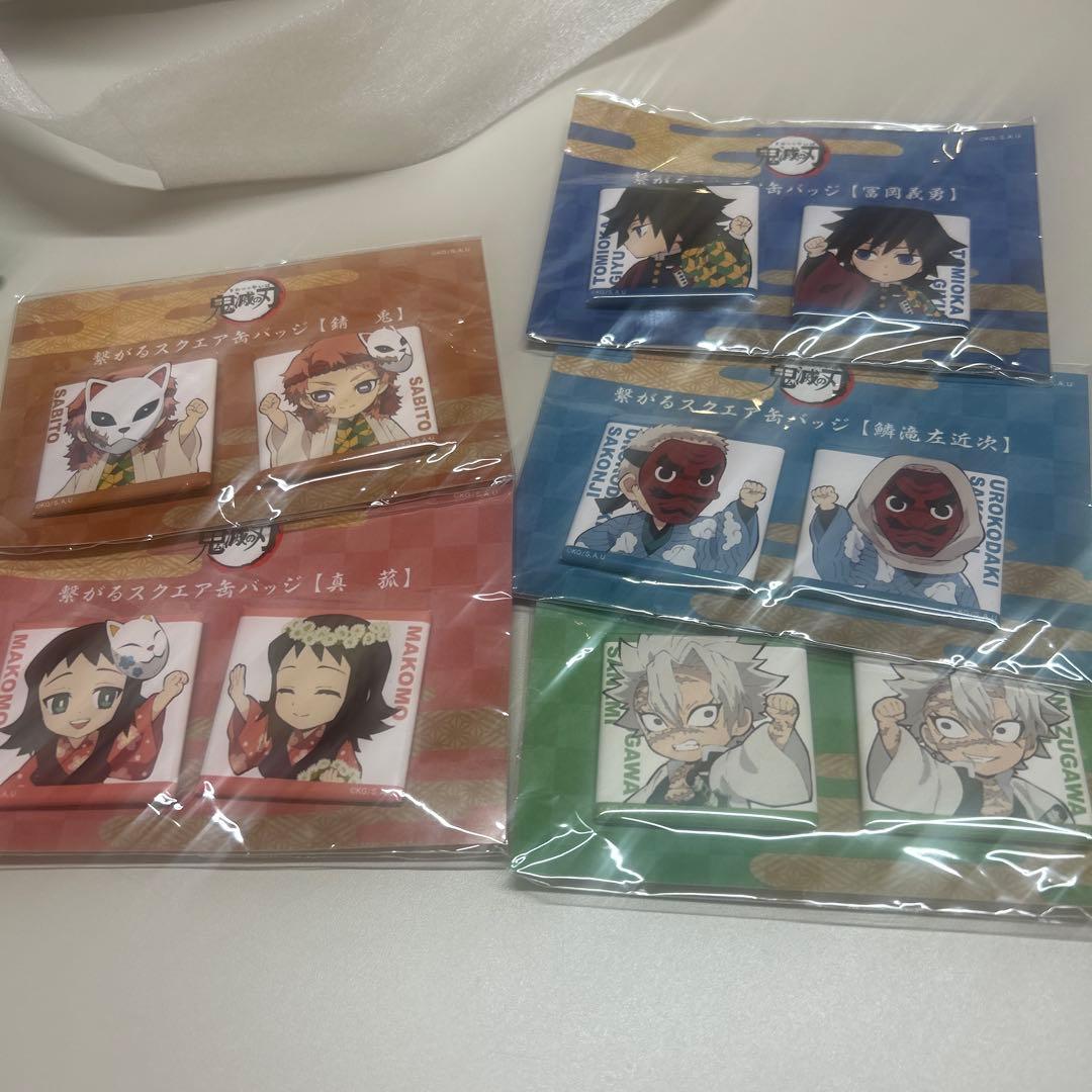 アニメキャラクターピンバッジ4個セット アニメキャラクター ピンバッジセット 5個とカード3枚 - メルカリ