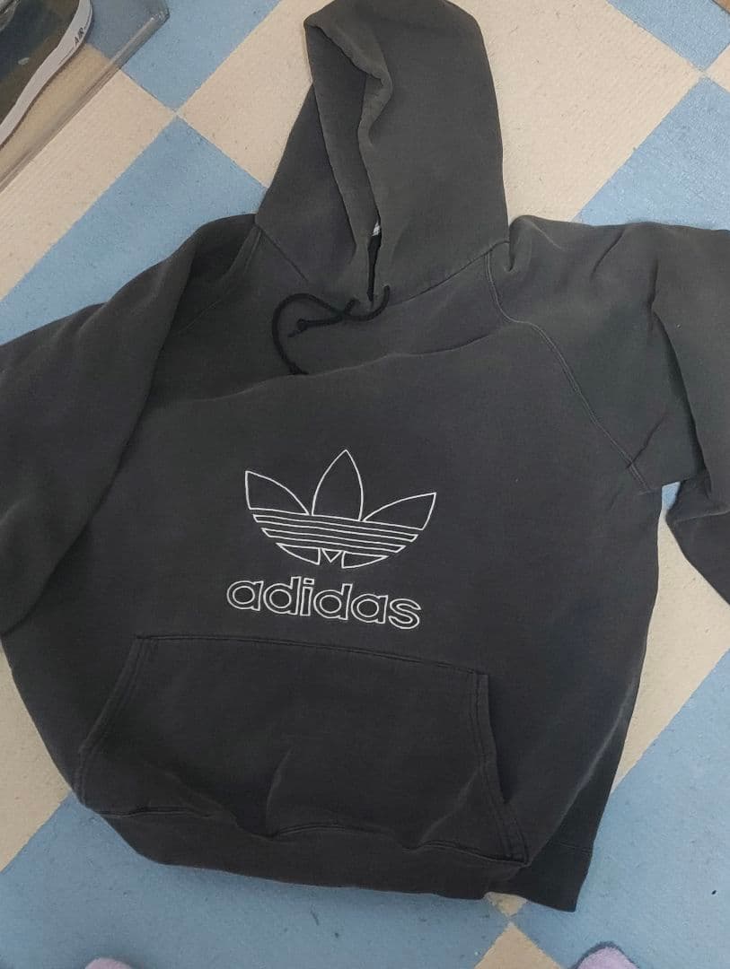 adidas オーバーサイズパーカー　黒　古着